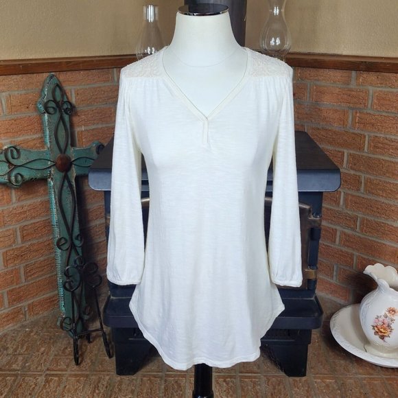 Chico's Off-White Top with Embroidered Lace Details Size 0 - Picture 1 of 8